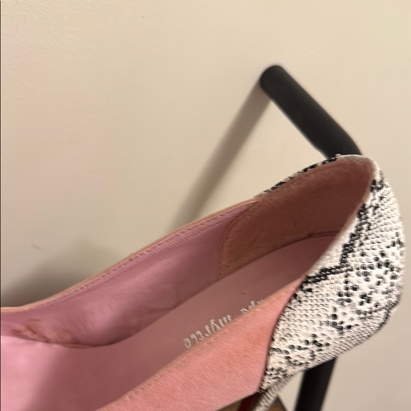 Pink and Black High Heels with Bow Detail - Picture 6 of 10